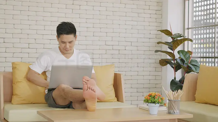 八百彪兵奔北坡